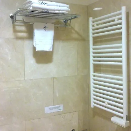 Garelos Отель 2*