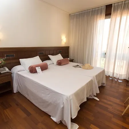 Отель Garelos 2*